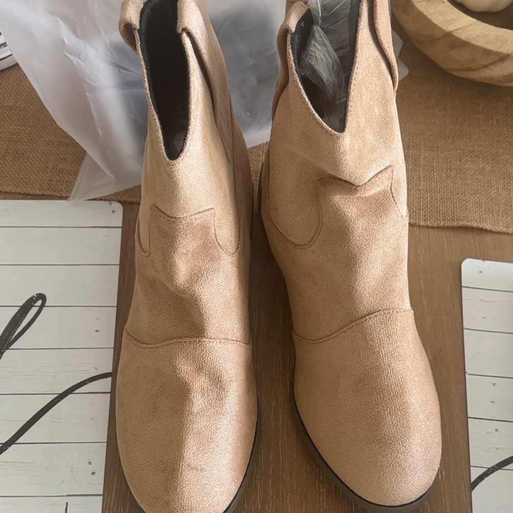 Stylish Tan Ankle Booties